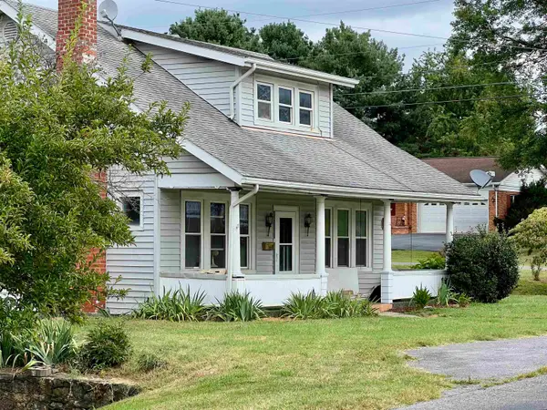 411 Shenandoah Ave, SHENANDOAH, VA 22849