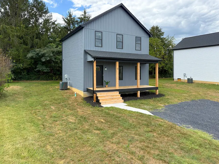 9 Walnut St, Fishersville, VA 22939 - Image #2