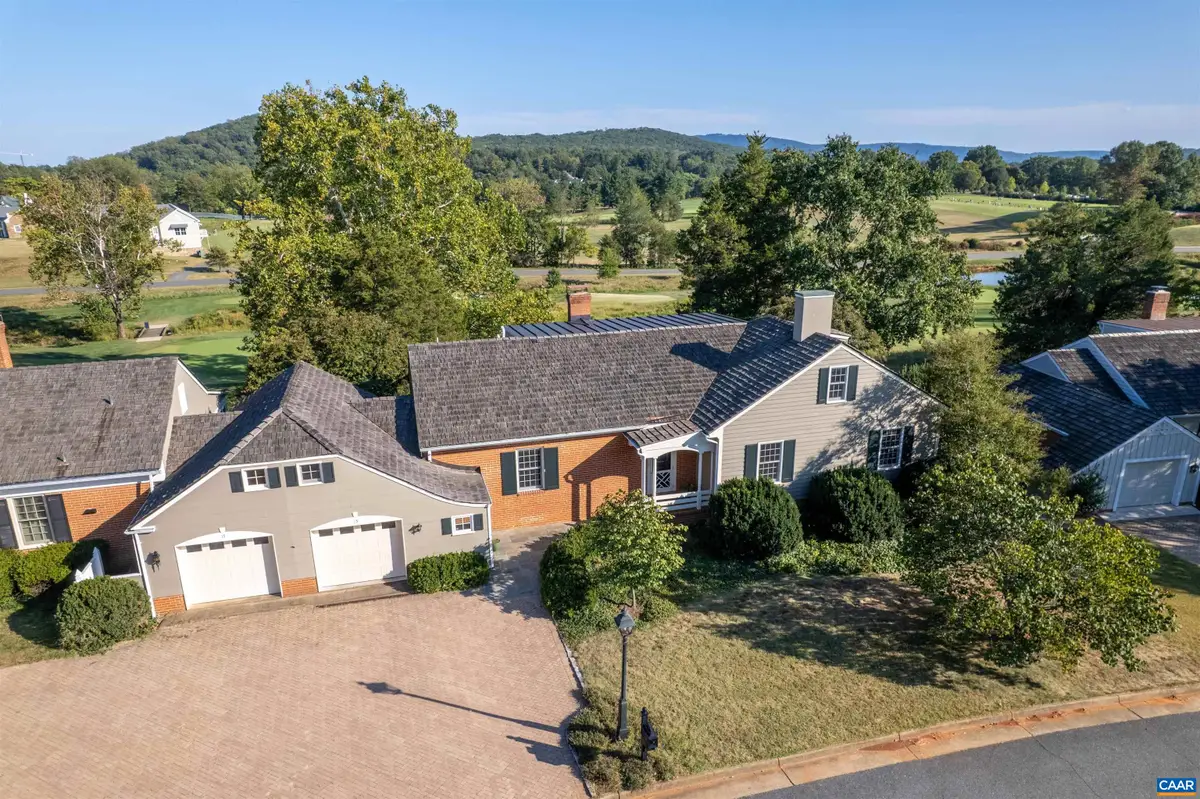 15 Ednam Village St, Charlottesville, VA 22903 - Image #1