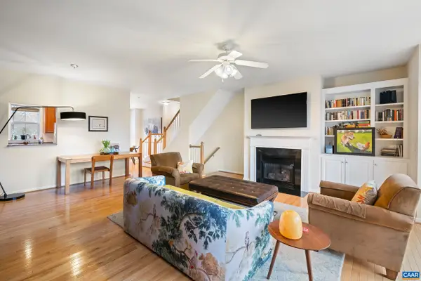 106 Melbourne Prk #F, CHARLOTTESVILLE, VA 22901