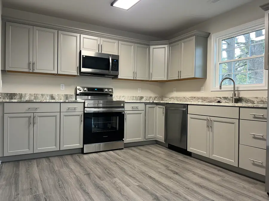 216 Thompson St, Staunton, VA 24401 - Image #3