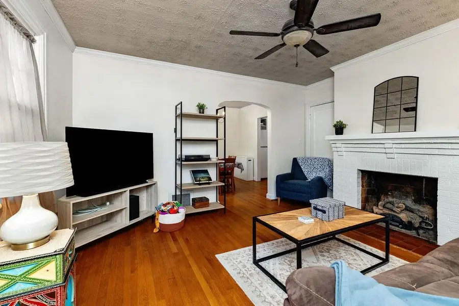 813 N Coalter St, Staunton, VA 24401 - Image #2