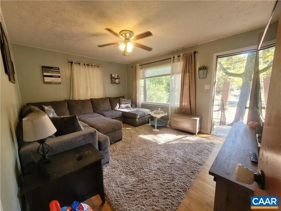 28153 N James Madison Hwy, New Canton, VA 23123 - Image #2