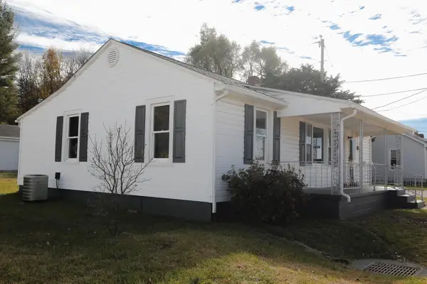 10 Bradley Ln, WAYNESBORO, VA 22980