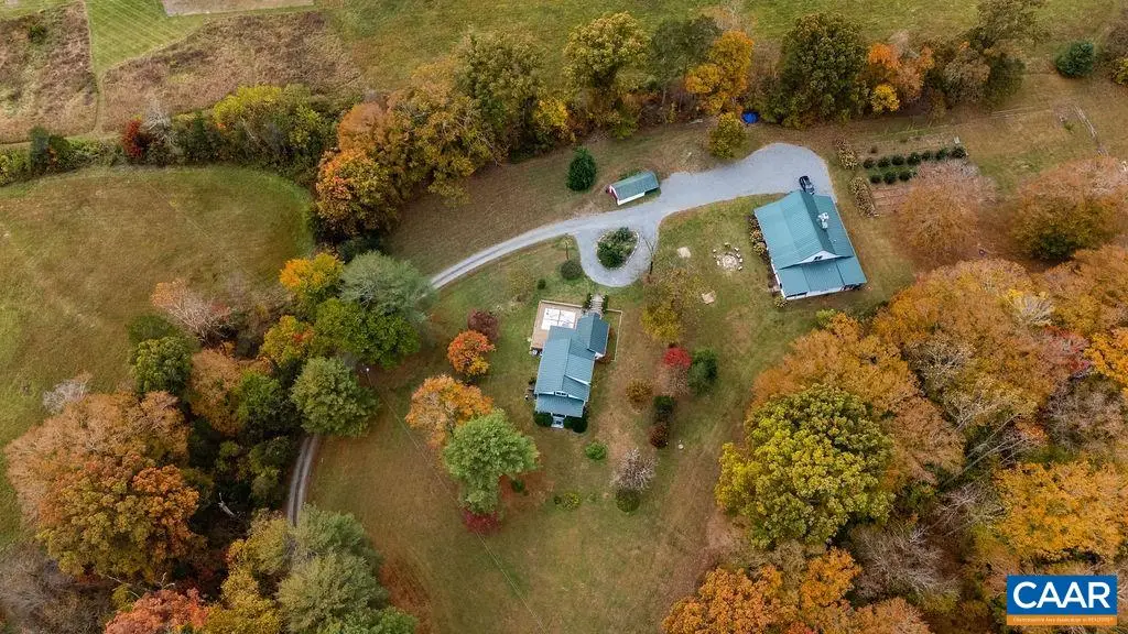 325 Old Roseland Rd, Roseland, VA 22967 - #1
