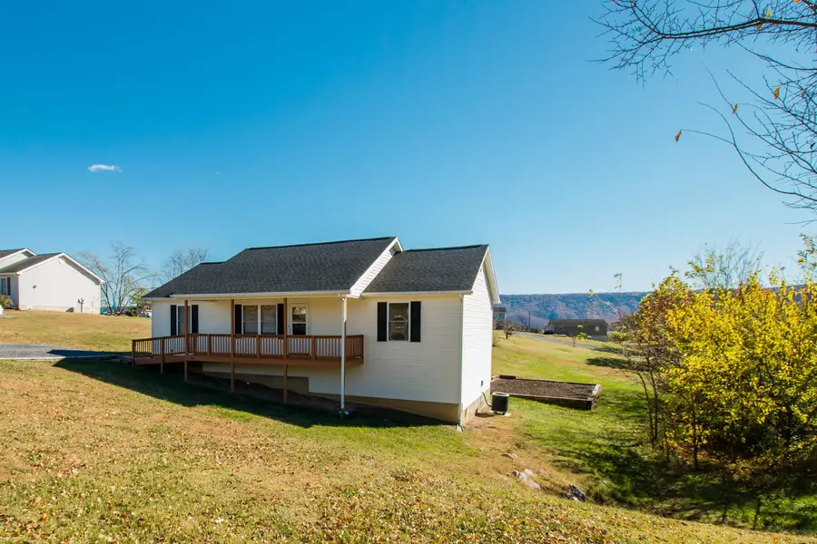 446 N Summit Ave, Woodstock, VA 22664 - Image #3