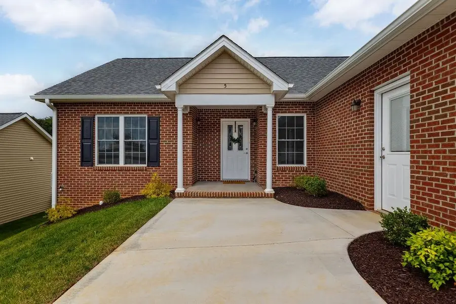 5 River Oak Dr, Staunton, VA 24401 - Image #3