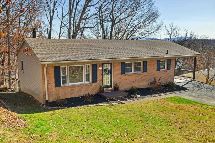 582 Hilltop Dr, Staunton, VA 24401 - Image #2
