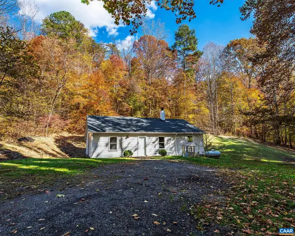 3189 James River Rd, HOWARDSVILLE, VA 24562