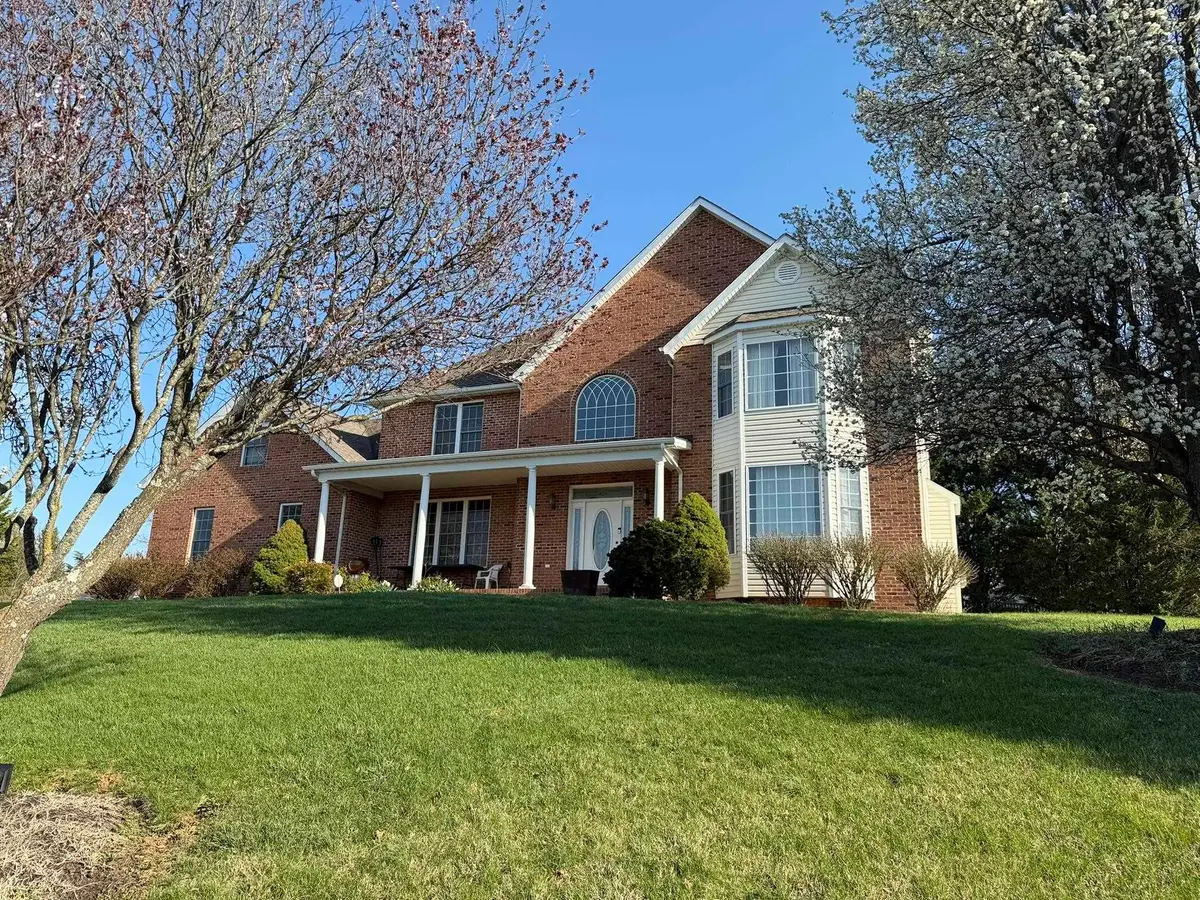 635 Long Meadow Rd, Fishersville, VA 22939 - #1