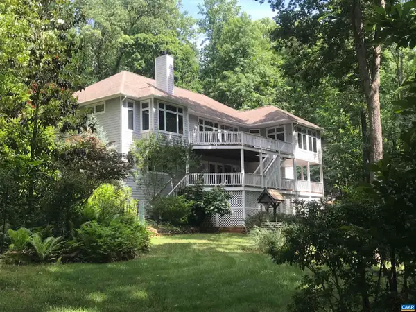 423 Foothills Dr, NELLYSFORD, VA 22958