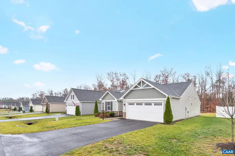 153 Park Dr, Palmyra, VA 22963 - #2