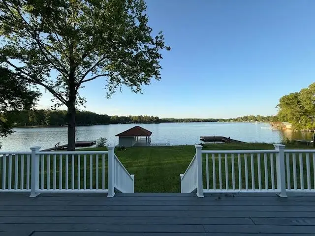 1382 S Lakeshore Dr, Louisa, VA 23093 - Image #2