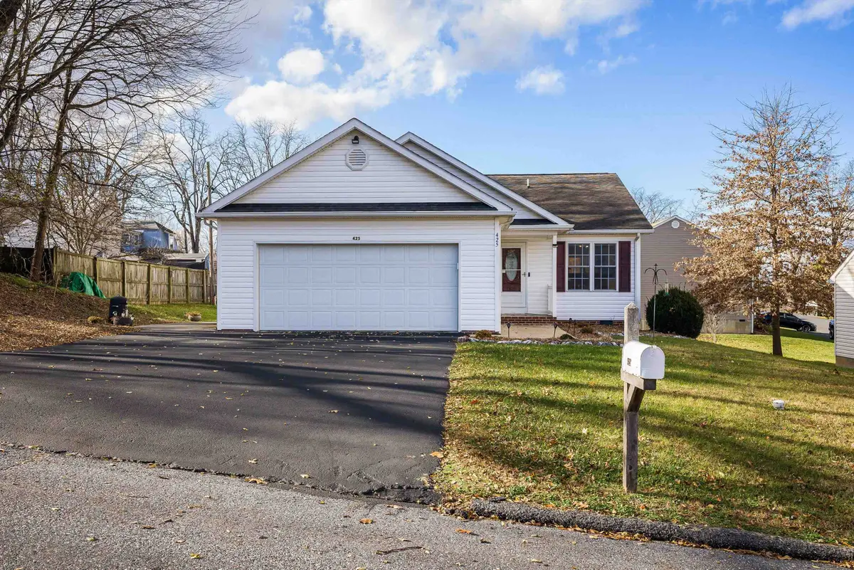 425 S Jackson Ave, Waynesboro, VA 22980 - #1