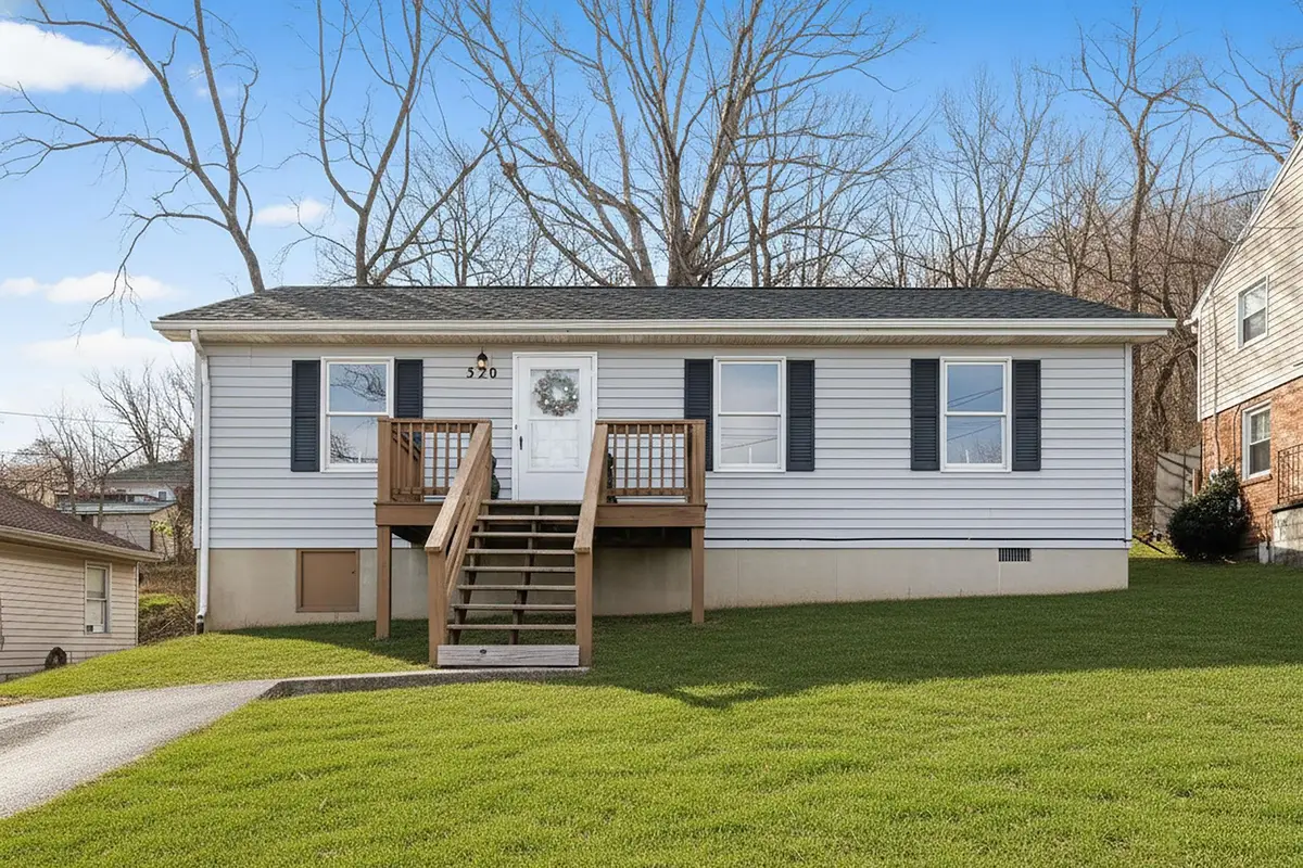 320 S Winchester Ave, Waynesboro, VA 22980 - Image #1