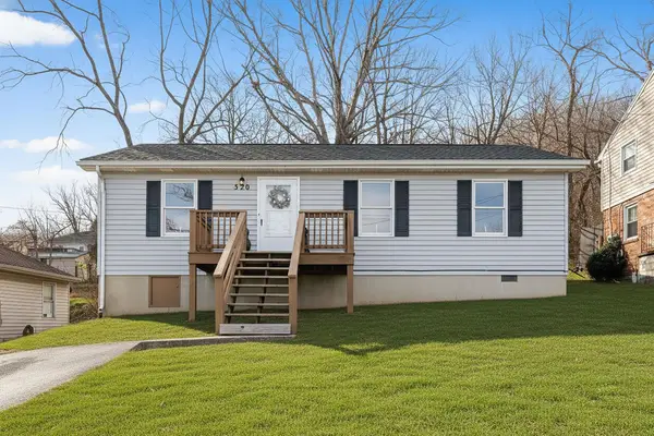 320 S Winchester Ave, WAYNESBORO, VA 22980