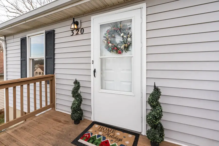 320 S Winchester Ave, Waynesboro, VA 22980 - Image #2