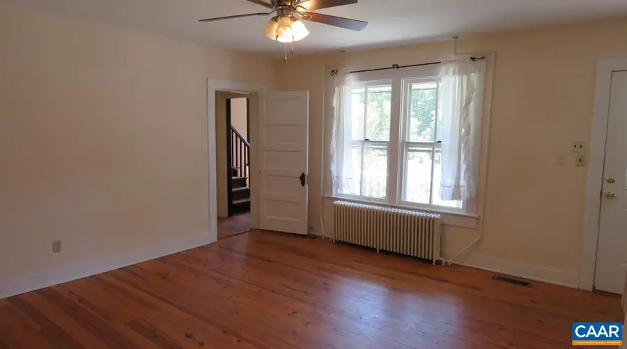 740 Canal St, Scottsville, VA 24590 - #3