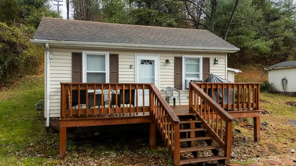 1623 E Main St, Waynesboro, VA 22980 - Image #1