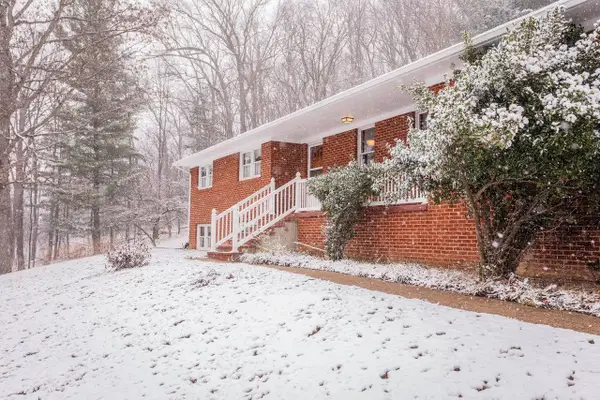 734 Dices Spring Rd, WEYERS CAVE, VA 24486