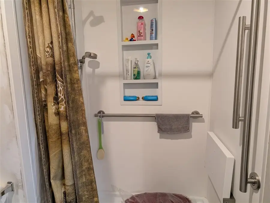 70 Windsor Dr, Fishersville, VA 22939 - Image #3