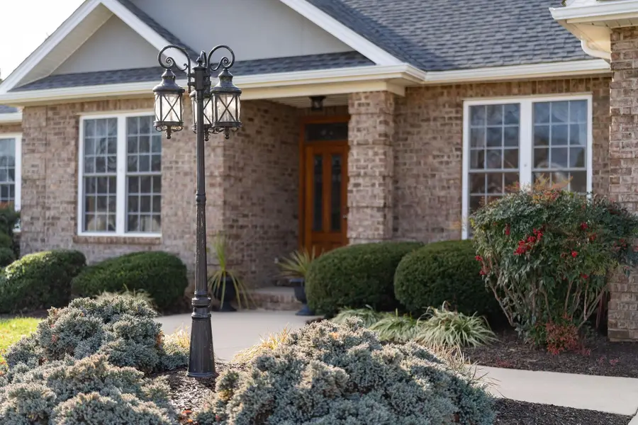 317 Petros Dr, Waynesboro, VA 22980 - Image #2