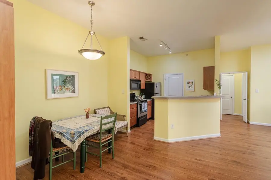 775 Walker Sq #4B, Charlottesville, VA 22903 - Image #3