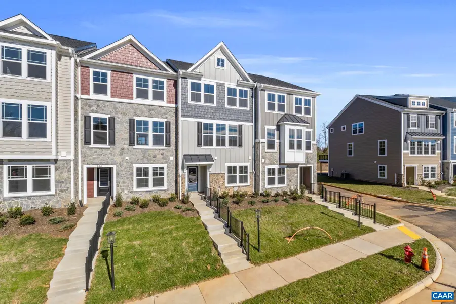 738 Park Ridge Dr, Crozet, VA 22932 - Image #3