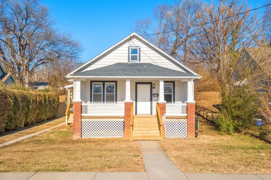 2015 W Beverley St, Staunton, VA 24401 - #2