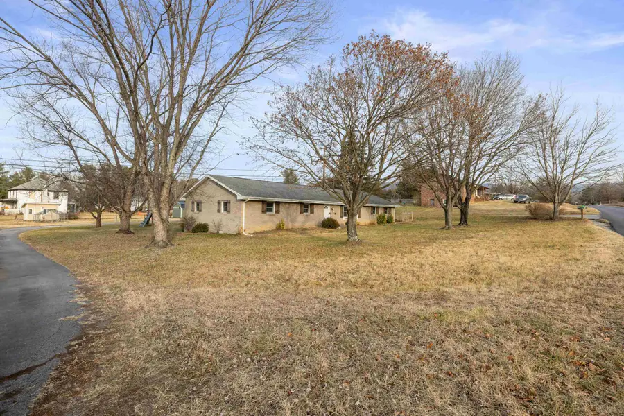 54 Thorofare Rd, Crimora, VA 24431 - Image #2