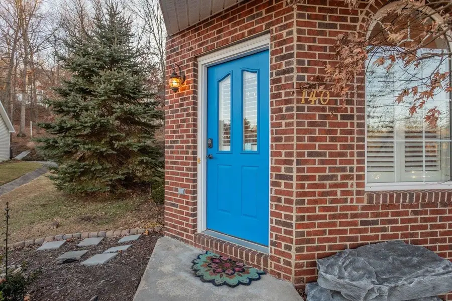 140 Emerald Dr, Harrisonburg, VA 22801 - Image #2