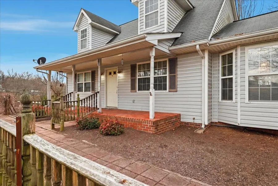 61 Hillandale Dr, Staunton, VA 24401 - Image #2