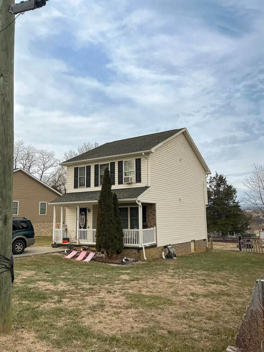 124 S Linville Ave, Broadway, VA 22815 - #3
