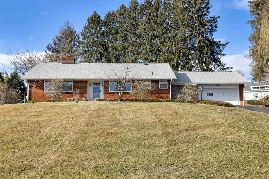 11 Aero Dr, Waynesboro, VA 22980 - Image #2