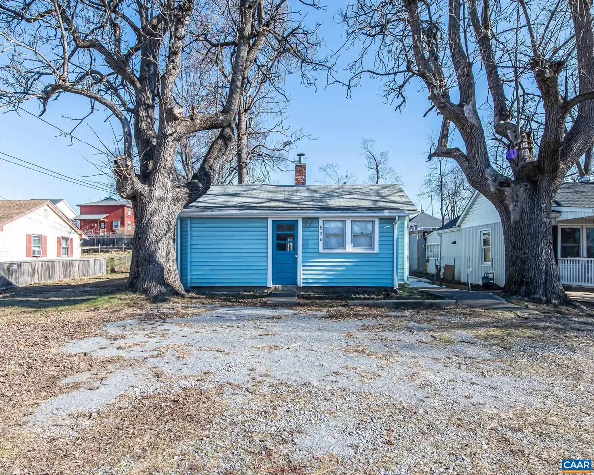 628 N Augusta Ave, Waynesboro, VA 22980 - #1