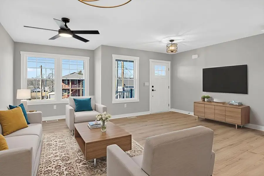 644 N Bayard Ave, Waynesboro, VA 22980 - Image #2