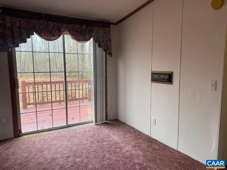 283 Hummingbird Rd, Scottsville, VA 24590 - Image #3