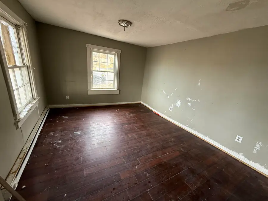 813 7th St, Waynesboro, VA 22980 - #3