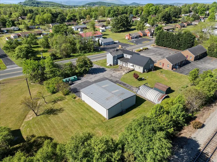 35 Tinkling Spring Rd, Fishersville, VA 22939 - Image #3