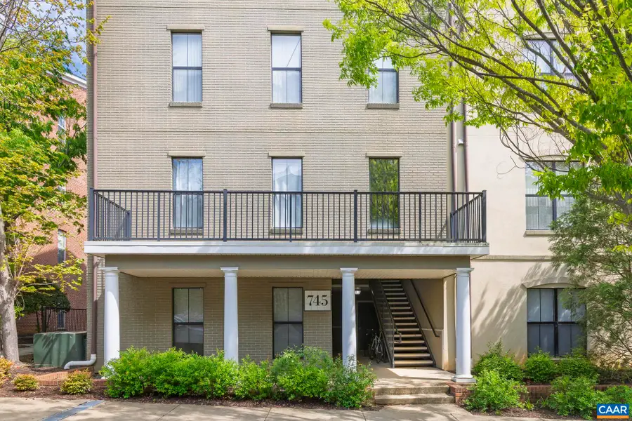 745 Walker Sq #3B, Charlottesville, VA 22903 - Image #3