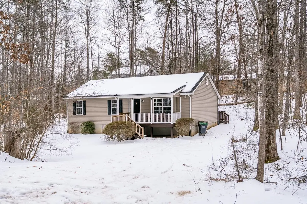 37 Hatchechubee Rd, Palmyra, VA 22963 - #1