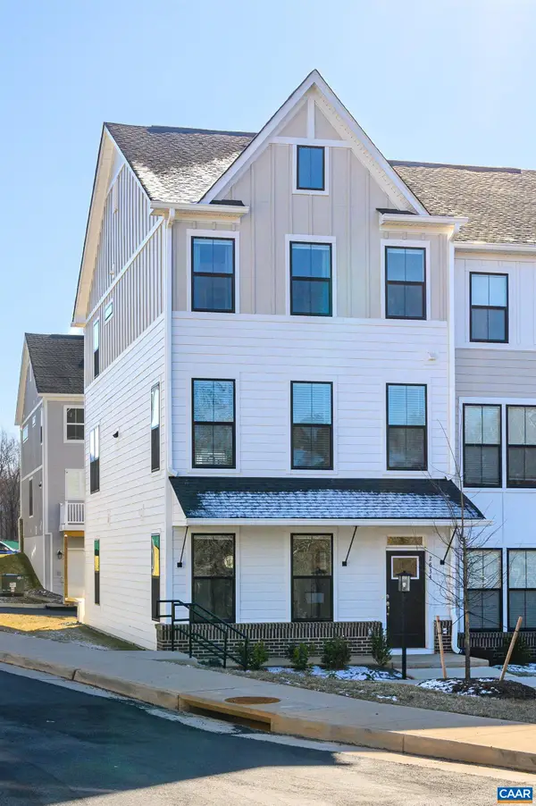 2834 Sweetbay St, CHARLOTTESVILLE, VA 22902