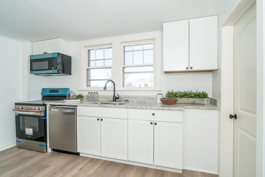 314 W Spring Ave, Elkton, VA 22827 - #2