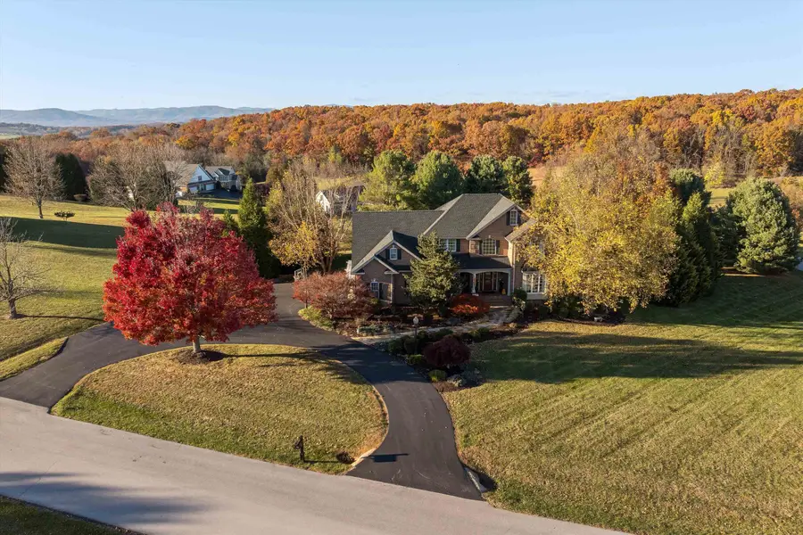 19 Fieldhaven Pl, Staunton, VA 24401 - #3