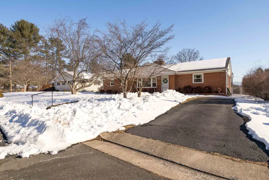 1318 Keesling Ave, Waynesboro, VA 22980 - #2