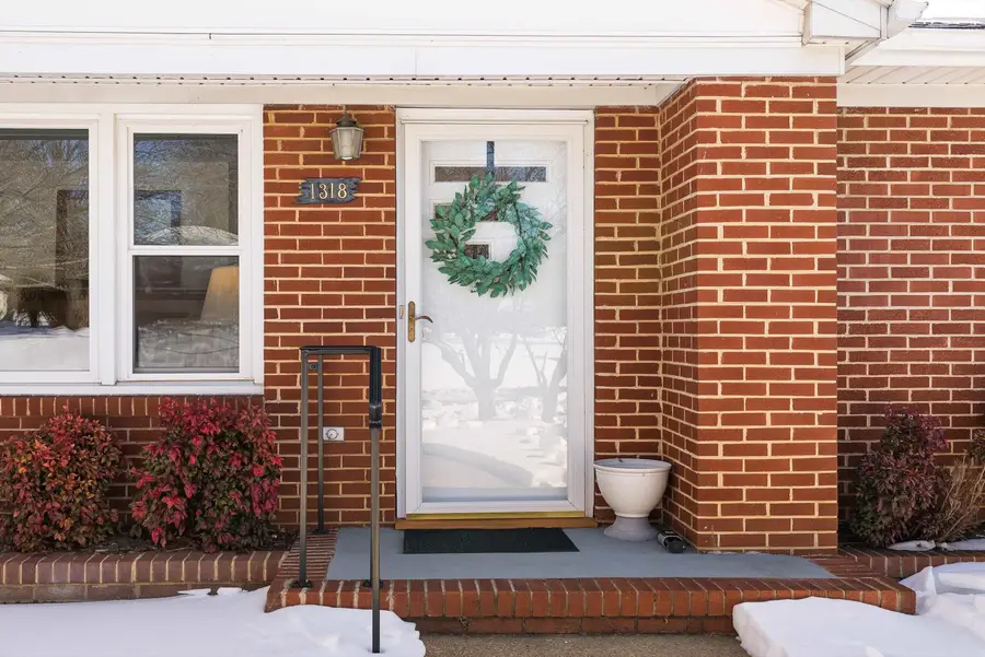 1318 Keesling Ave, Waynesboro, VA 22980 - #3