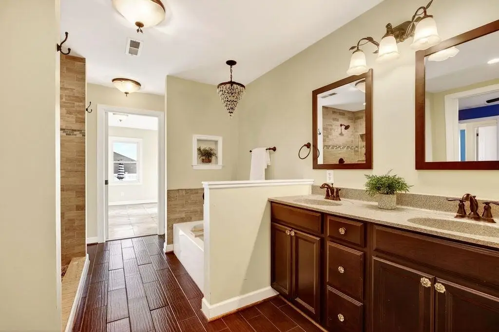 138 Tinkling Spring Rd, Fishersville, VA 22939 - #1