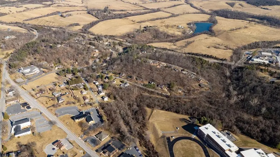 850 Commerce Rd, Staunton, VA 24401 - #3