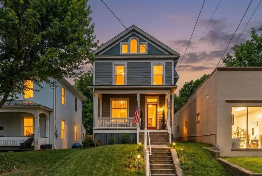 818 N Augusta St, Staunton, VA 24401 - #3