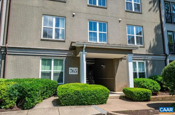765 Walker Sq #4A, CHARLOTTESVILLE, VA 22903